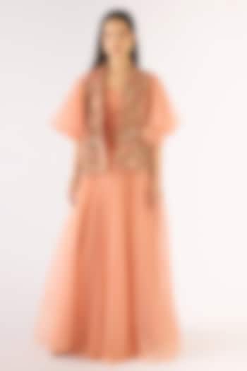 Peach Organza Embroidered Cape Set by Basanti - Kapde aur Koffee at Pernia's Pop Up Shop