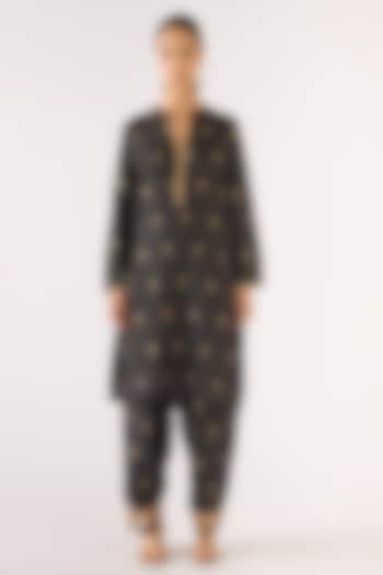 Black Cotton Kurta Set by Basanti - Kapde aur Koffee at Pernia's Pop Up Shop