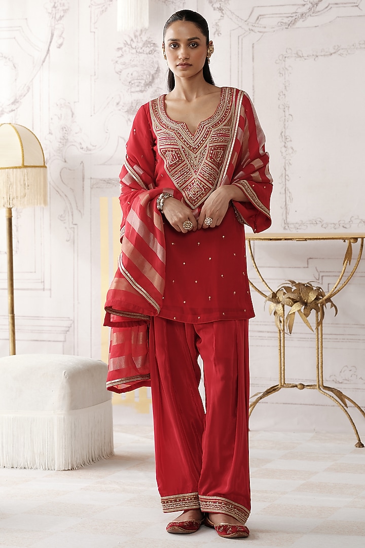 Red Viscose Georgette Gota Lace Embroidered Kurta Set by Basanti - Kapde aur Koffee at Pernia's Pop Up Shop