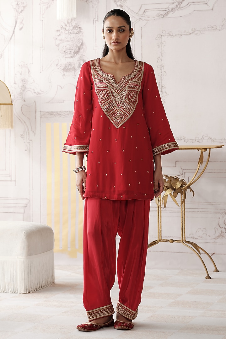 Red Viscose Georgette Gota Lace Embroidered Kurta Set by Basanti - Kapde aur Koffee at Pernia's Pop Up Shop