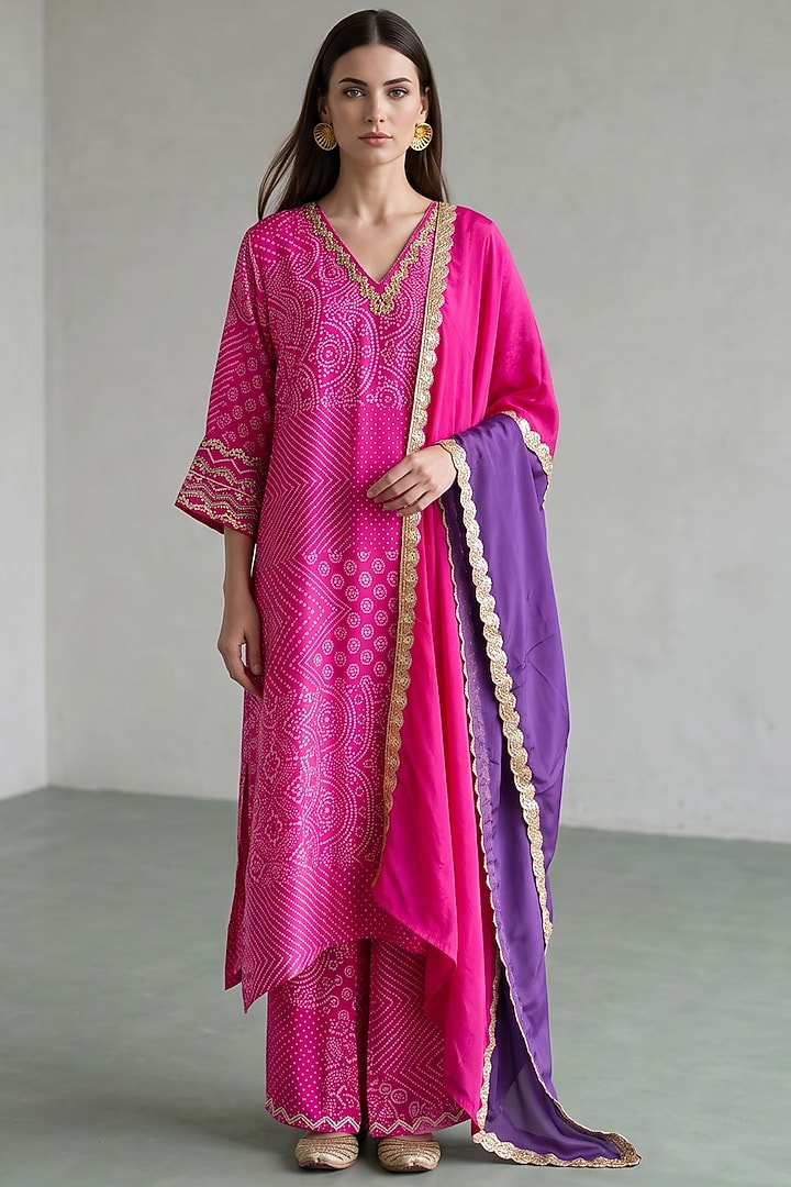 Rani Pink Muslin Bandhej Kaftan Set by Basanti - Kapde aur Koffee at Pernia's Pop Up Shop