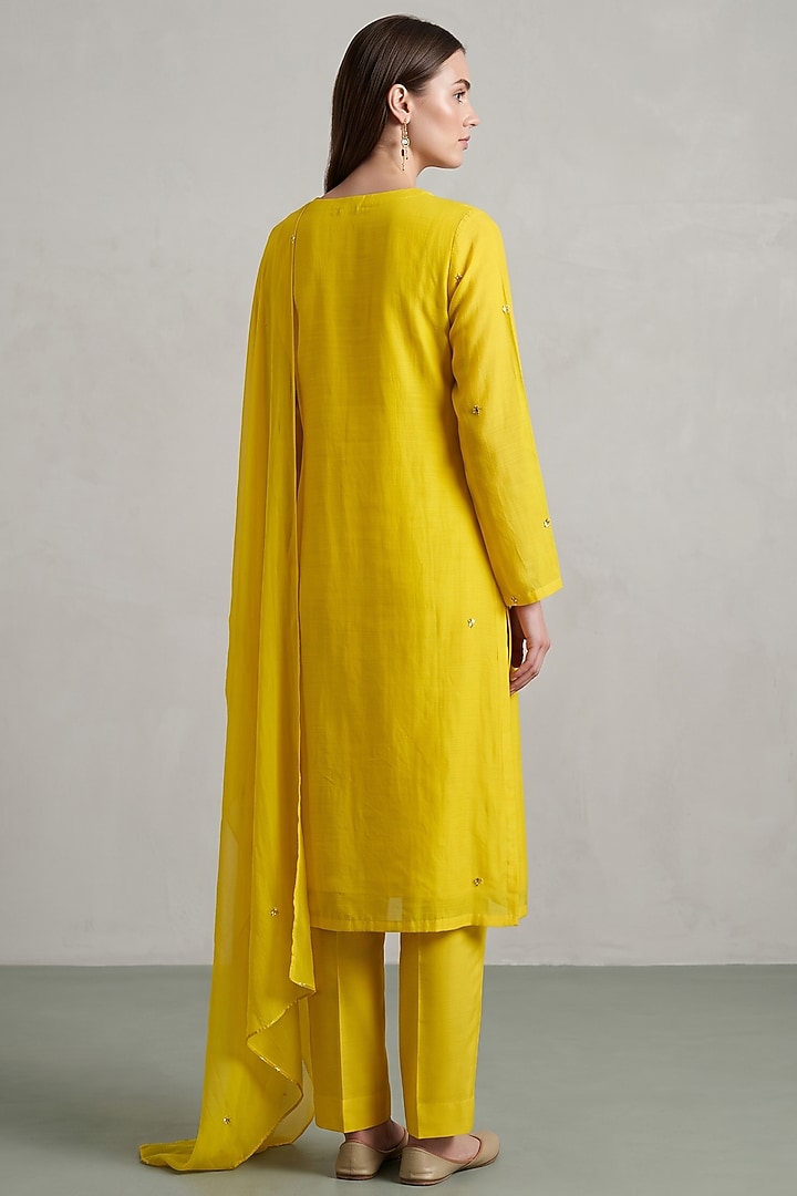 Mustard Chanderi Sequins Embroidered Kurta Set by Basanti - Kapde aur Koffee at Pernia's Pop Up Shop