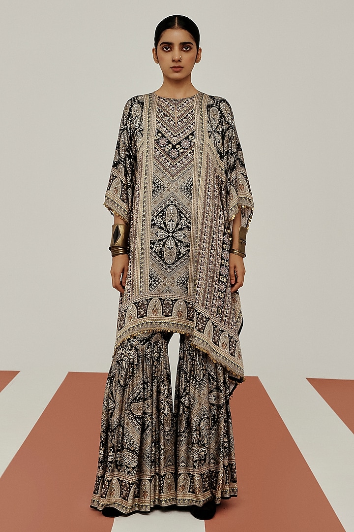 Black Crepe Mirror Embroidered Kaftan Set by Basanti - Kapde aur Koffee at Pernia's Pop Up Shop