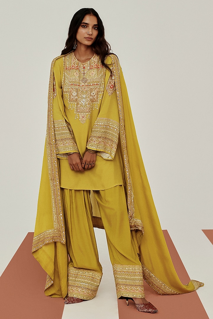 Yellow Muslin Mirror Embroidered Farshi Set by Basanti - Kapde aur Koffee at Pernia's Pop Up Shop