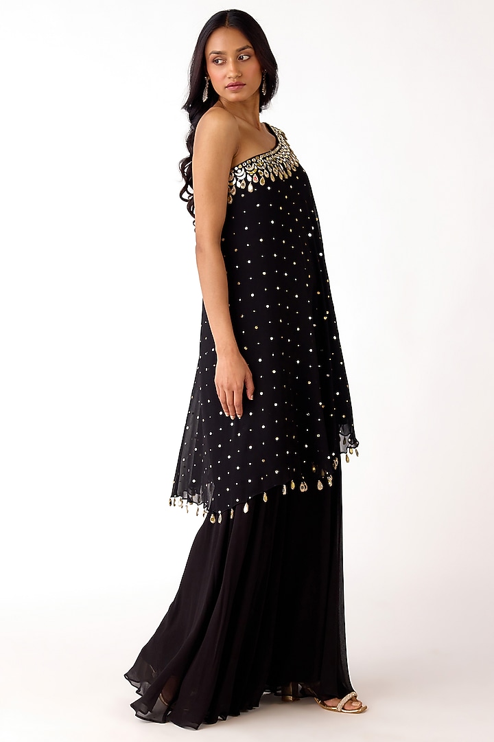 Black Mukaish Georgette Mirror Embroidered Cape Set by Basanti - Kapde aur Koffee at Pernia's Pop Up Shop