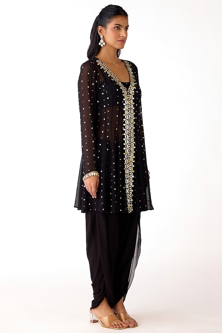 Black Mukaish Georgette Mirror Embroidered Kurta Set by Basanti - Kapde aur Koffee at Pernia's Pop Up Shop