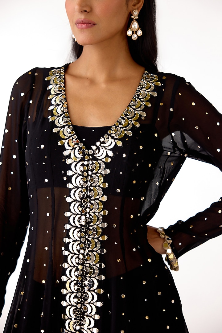 Black Mukaish Georgette Mirror Embroidered Kurta Set by Basanti - Kapde aur Koffee at Pernia's Pop Up Shop