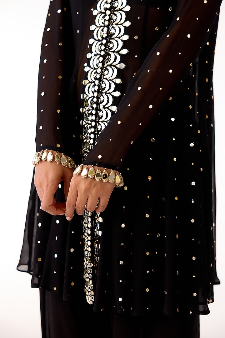 Black Mukaish Georgette Mirror Embroidered Kurta Set by Basanti - Kapde aur Koffee at Pernia's Pop Up Shop