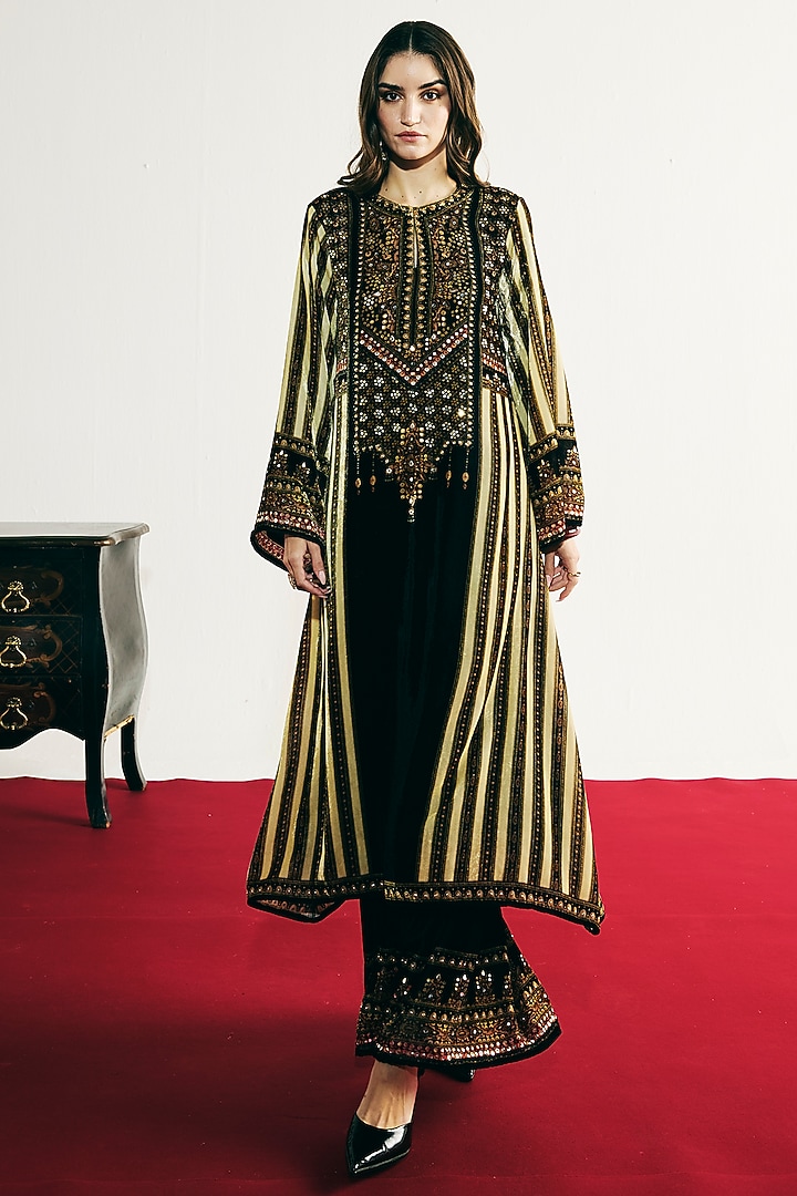 Black Velvet Sequins Embroidered Kurta Set by Basanti - Kapde aur Koffee at Pernia's Pop Up Shop