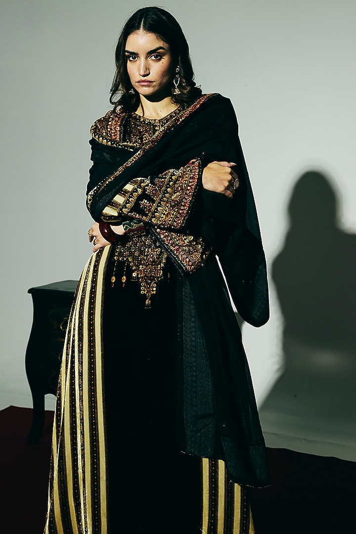 Black Velvet Sequins Embroidered Kurta Set by Basanti - Kapde aur Koffee at Pernia's Pop Up Shop