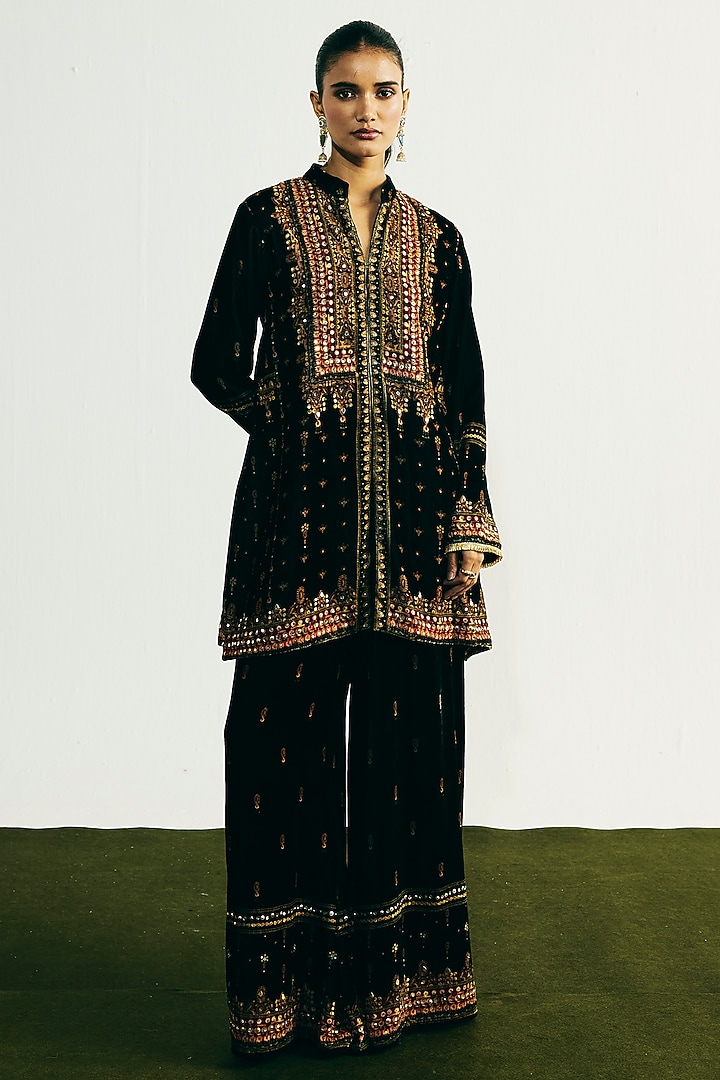 Black Velvet Sequins Embroidered Kurta Set by Basanti - Kapde aur Koffee at Pernia's Pop Up Shop