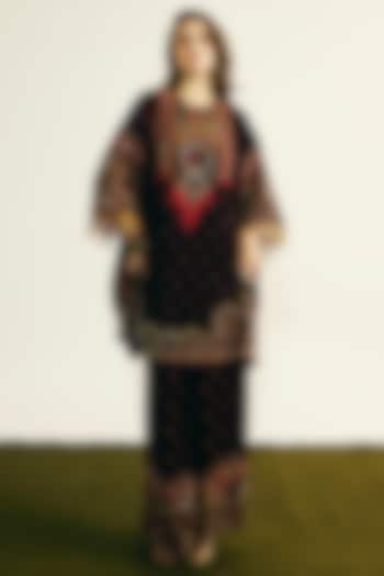 Purple Velvet Sequins Embroidered Kurta Set by Basanti - Kapde aur Koffee at Pernia's Pop Up Shop