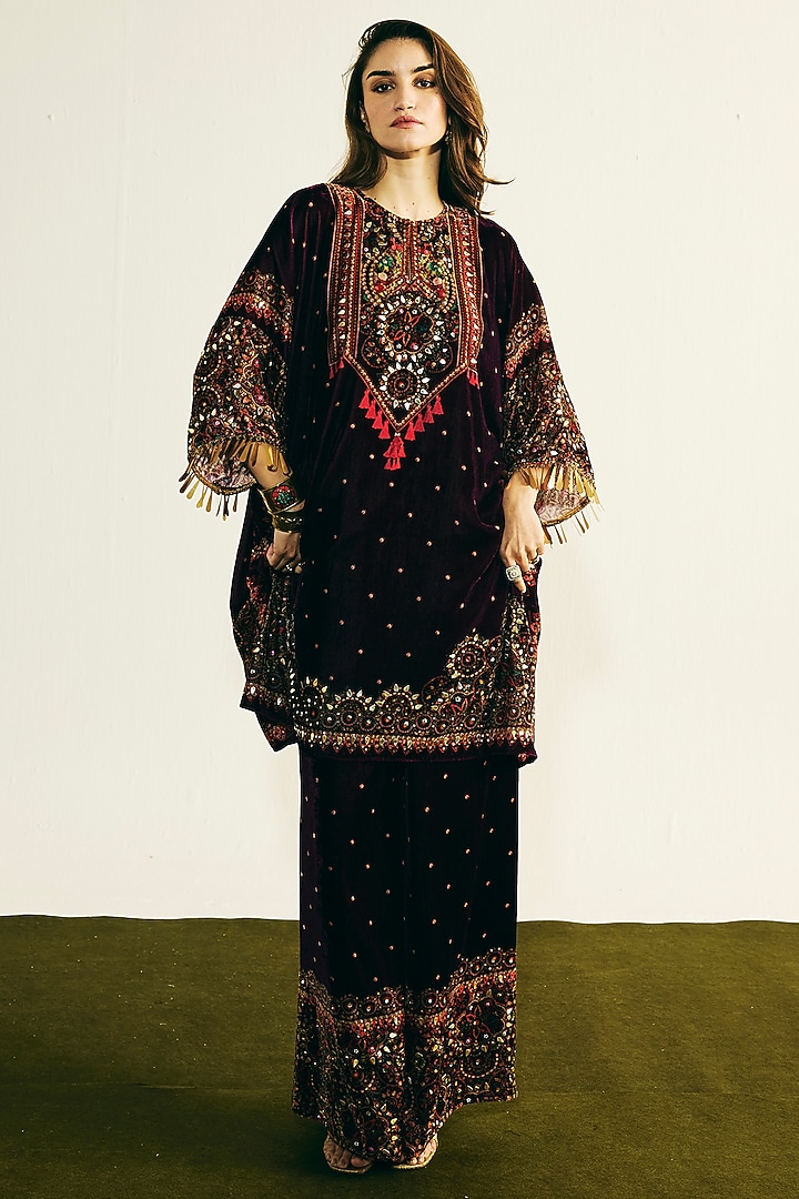 Purple Velvet Sequins Embroidered Kurta Set by Basanti - Kapde aur Koffee at Pernia's Pop Up Shop