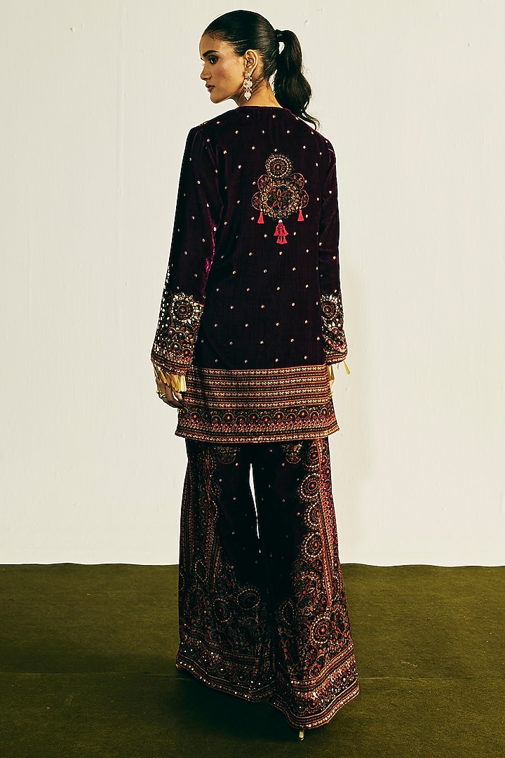 Purple Velvet Mirror Embroidered Kurta Set by Basanti - Kapde aur Koffee at Pernia's Pop Up Shop