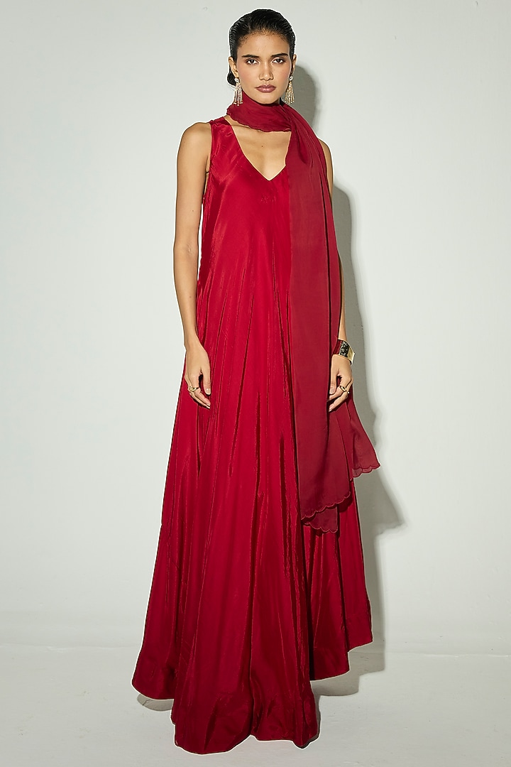 Red Bamberg Silk Anarkali Set by Basanti - Kapde aur Koffee at Pernia's Pop Up Shop