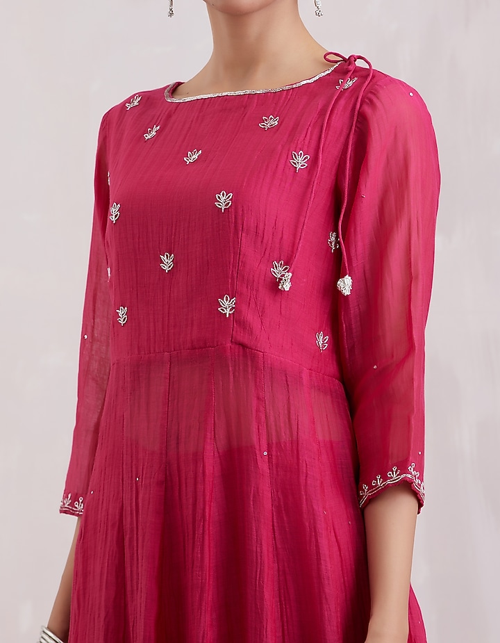 Fuchsia Hand Embroidered Kurta Set by Barahmasi at Pernia's Pop Up Shop