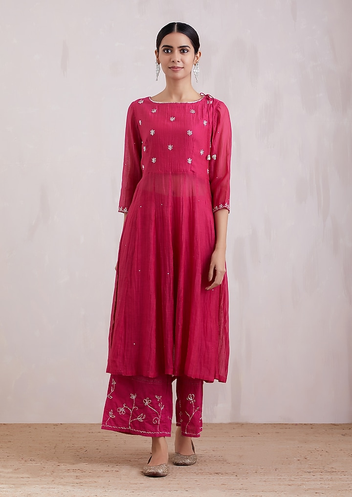 Fuchsia Hand Embroidered Kurta Set by Barahmasi at Pernia's Pop Up Shop