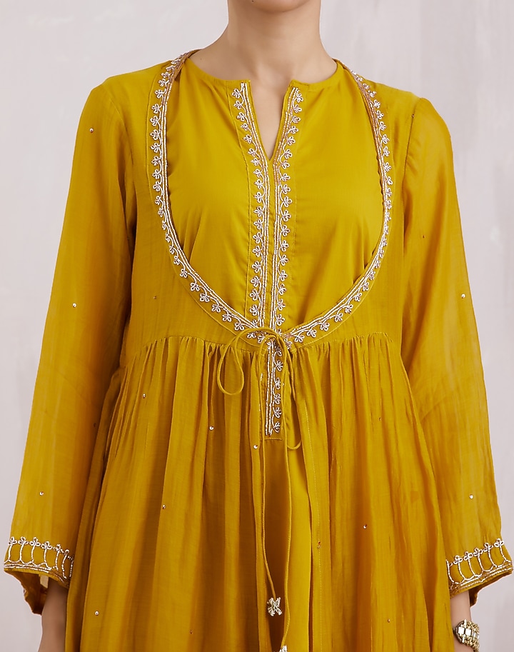 Mustard Hand Embroidered Kurta Set by Barahmasi at Pernia's Pop Up Shop