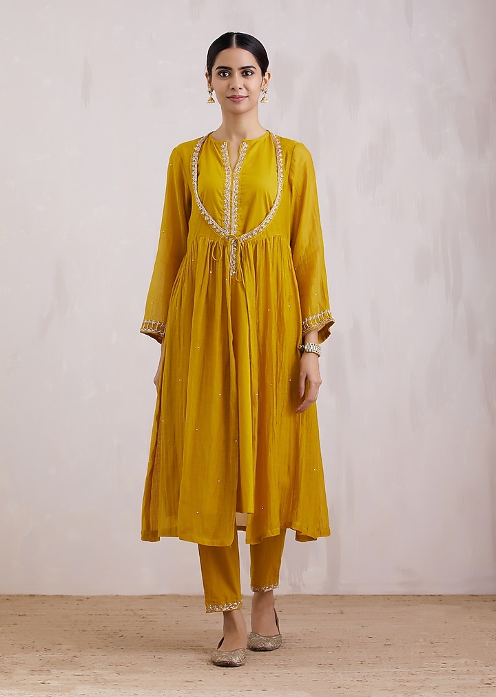 Mustard Hand Embroidered Kurta Set by Barahmasi at Pernia's Pop Up Shop