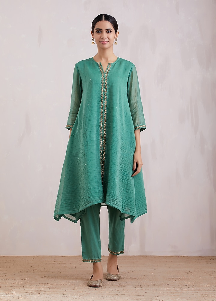Green Hand Embroidered Kurta Set by Barahmasi at Pernia's Pop Up Shop