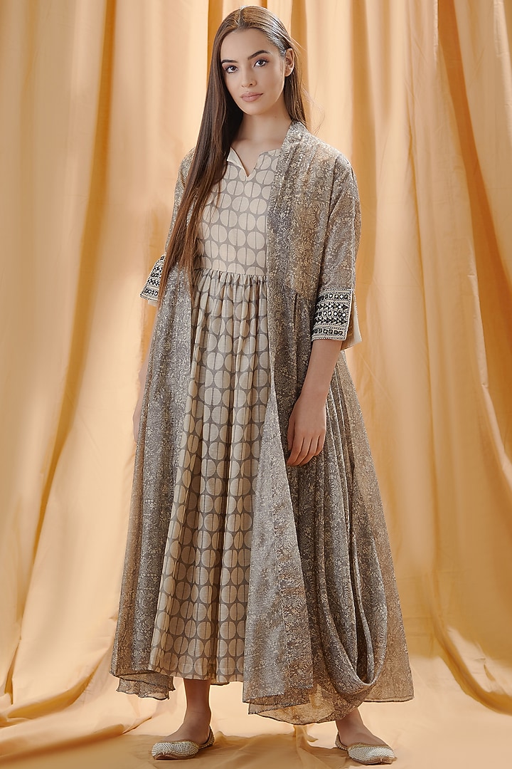 Cream & Beige Jacket Dress With Print by Basanti - Kapde aur Koffee at Pernia's Pop Up Shop 2026 Cream & Beige Jacket Dress With Print by Basanti - Kapde aur Koffee at Pernia's Pop Up Shop 2026