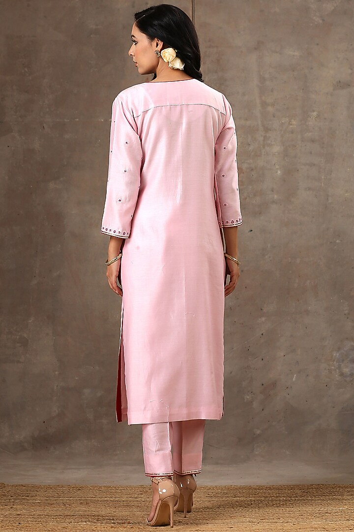 Pink Handloom Chanderi Silk Resham Embroidered Kurta Set by Bbaawri at Pernia's Pop Up Shop