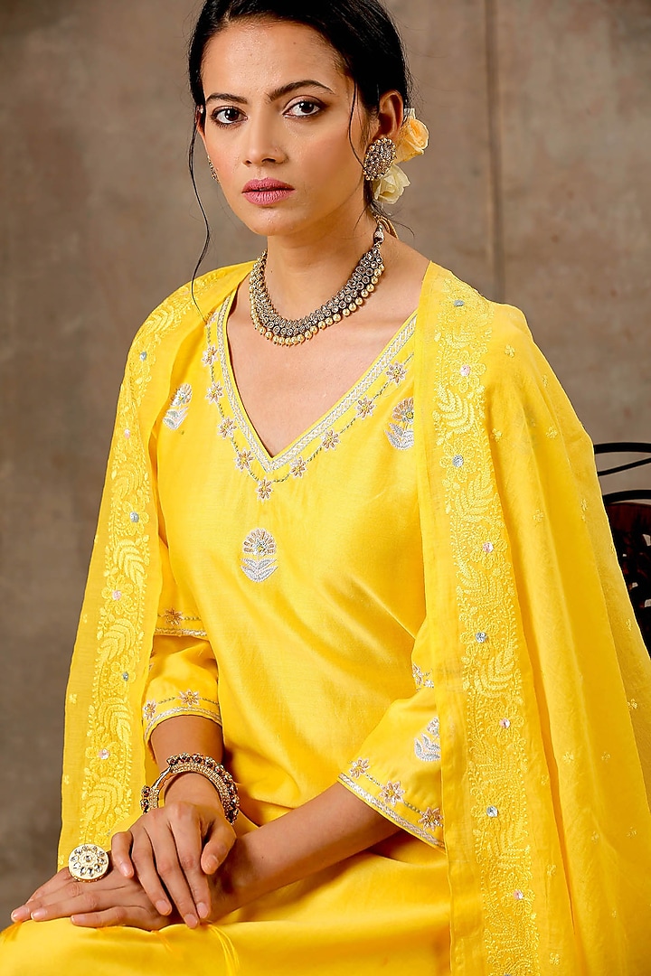 Yellow Handloom Chanderi Silk Resham Embroidered Kurta Set by Bbaawri at Pernia's Pop Up Shop