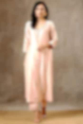 Peach Handloom Chanderi Silk Resham Embroidered Kurta Set by Bbaawri at Pernia's Pop Up Shop