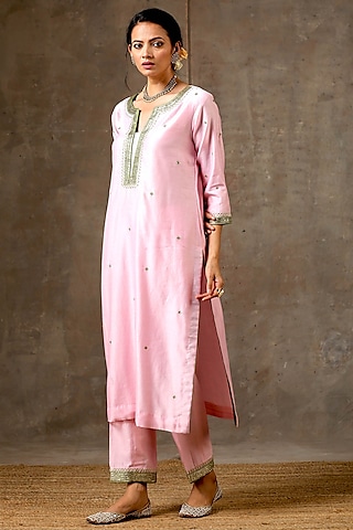 Pink Handloom Chanderi Silk Resham Embroidered Kurta Set by Bbaawri