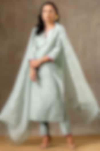 Green Handloom Chanderi Silk Resham Embroidered Kurta Set by Bbaawri at Pernia's Pop Up Shop