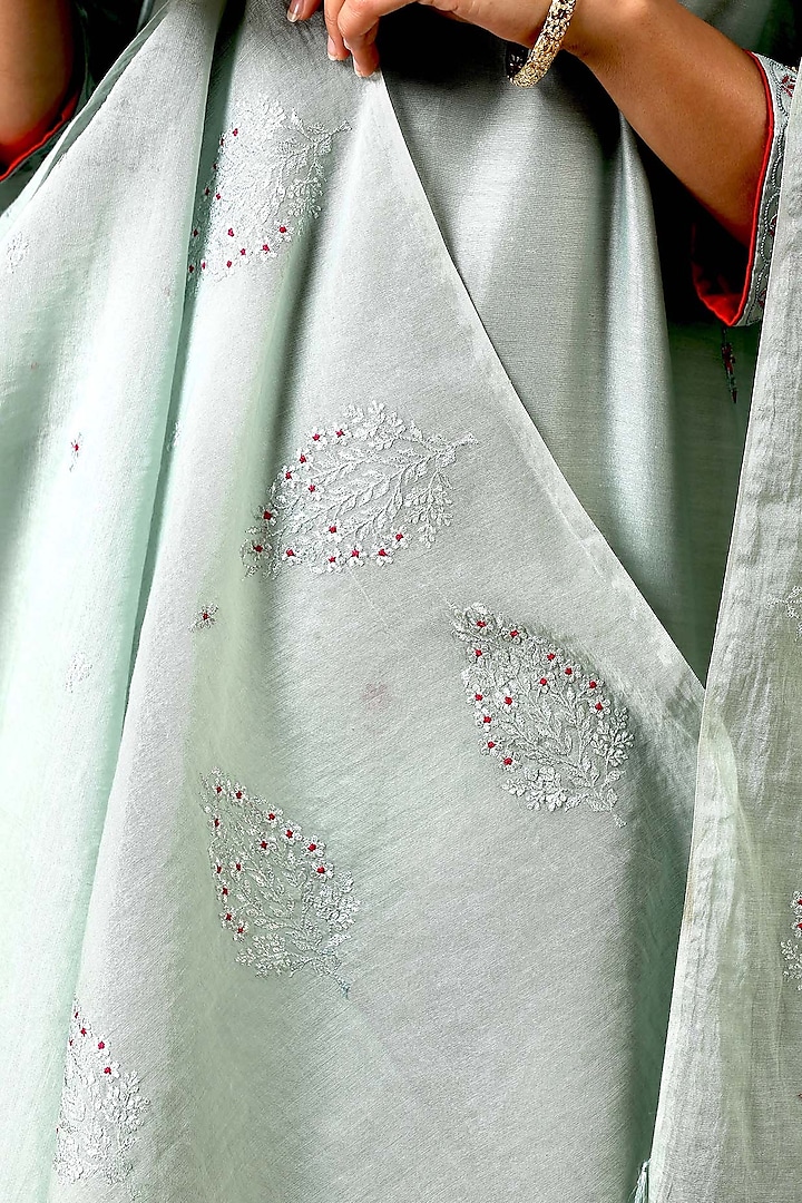 Green Handloom Chanderi Silk Resham Embroidered Kurta Set by Bbaawri at Pernia's Pop Up Shop