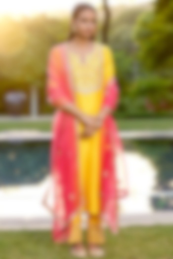 Yellow Chanderi Silk Zardosi Handwork Kurta Set by Bbaawri at Pernia's Pop Up Shop