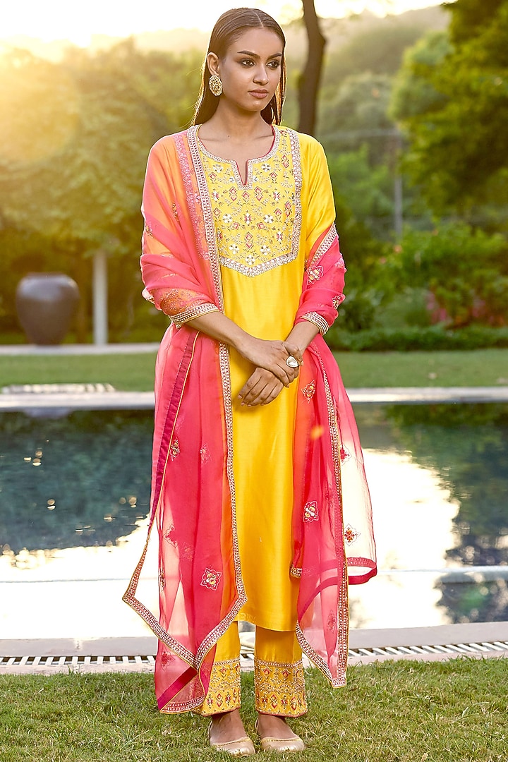 Yellow Chanderi Silk Zardosi Handwork Kurta Set by Bbaawri at Pernia's Pop Up Shop