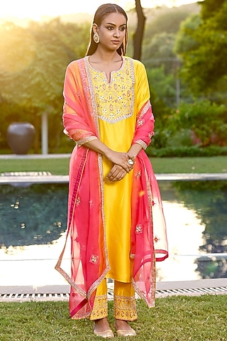 Yellow Chanderi Silk Zardosi Handwork Kurta Set by Bbaawri