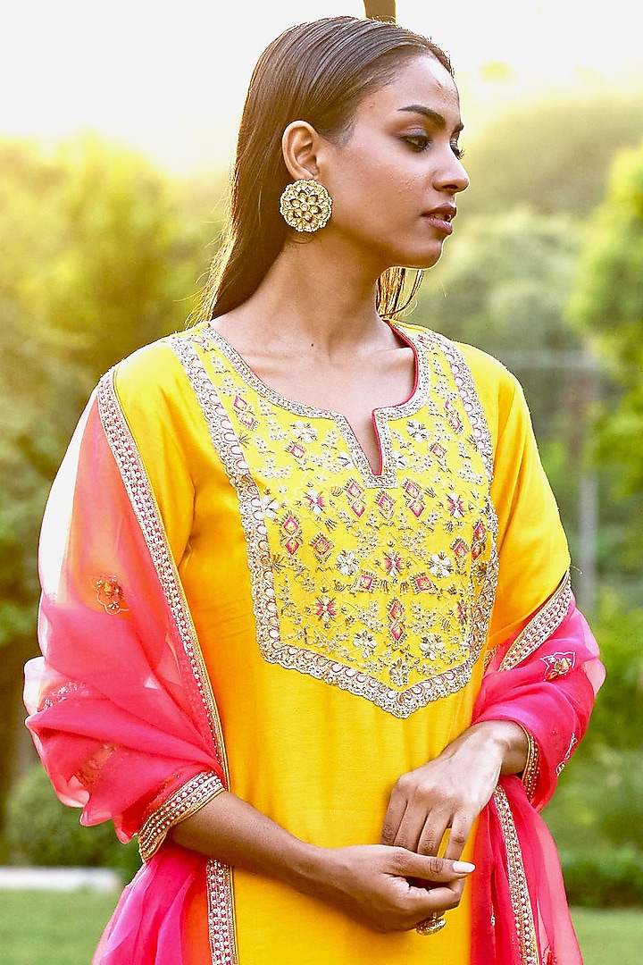 Yellow Chanderi Silk Zardosi Handwork Kurta Set by Bbaawri at Pernia's Pop Up Shop