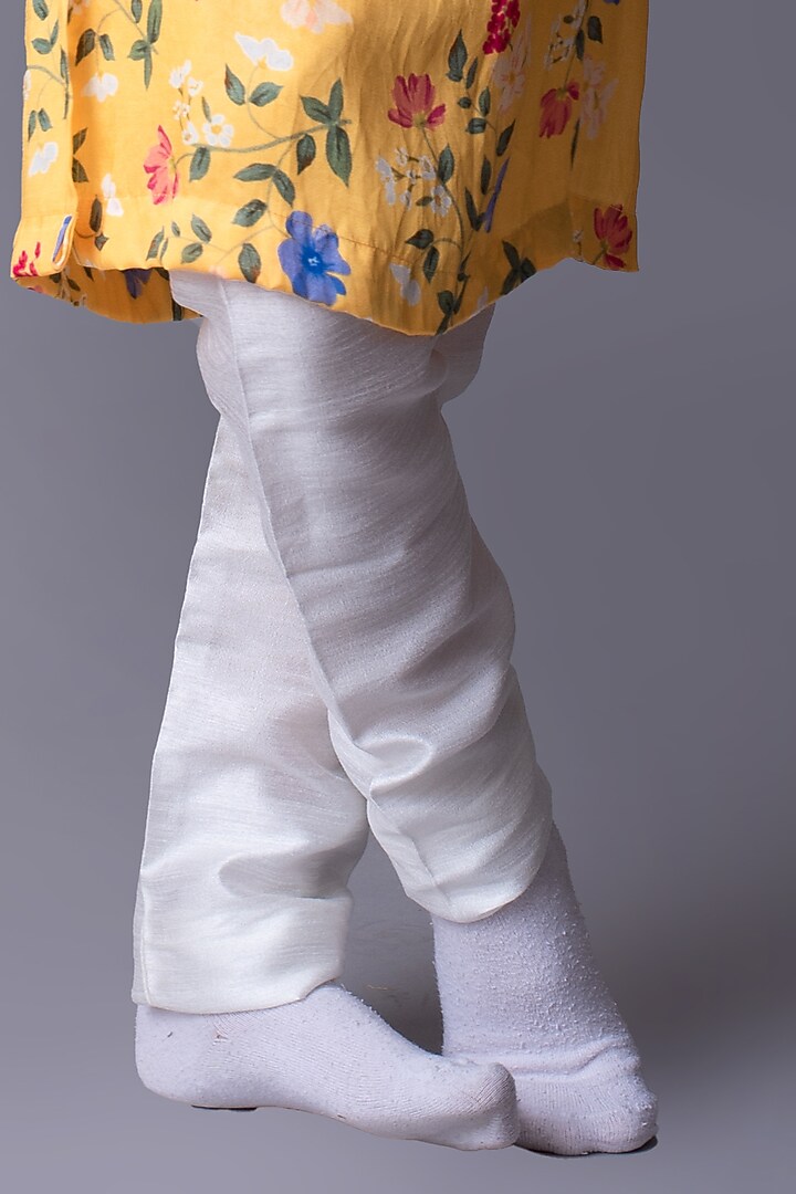 Yellow Printed Kurta Set For Boys by Ba Ba Baby clothing co. at Pernia's Pop Up Shop