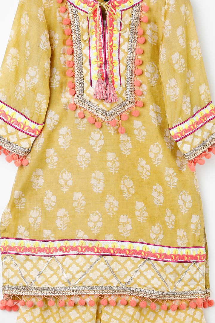 Olive Green Printed Kurta Set For Girls by Bloomers by Amrita M at Pernia's Pop Up Shop
