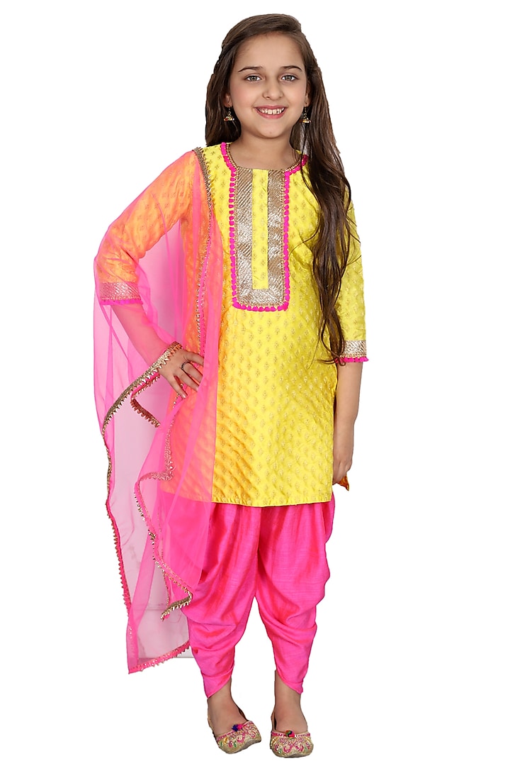 Yellow Embroidered Kurta Set For Girls by Bloomers by Amrita M at Pernia's Pop Up Shop