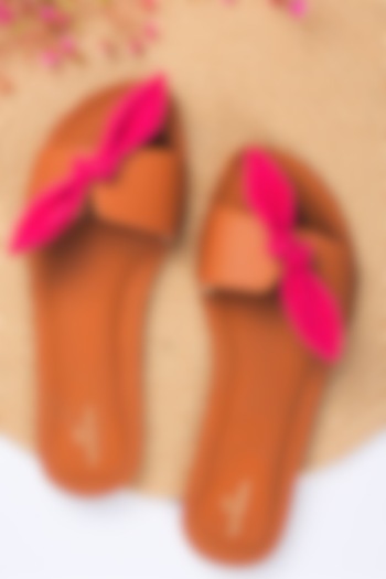 Tan Flat Sliders With Hot Pink Bow by Bombay Brown