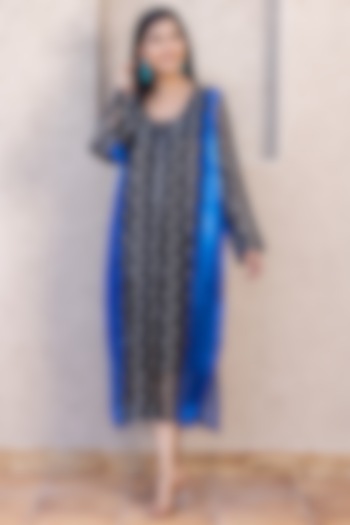 Black & Egyptian Blue Striped Kurta by Inara Jaipur at Pernia's Pop Up Shop
