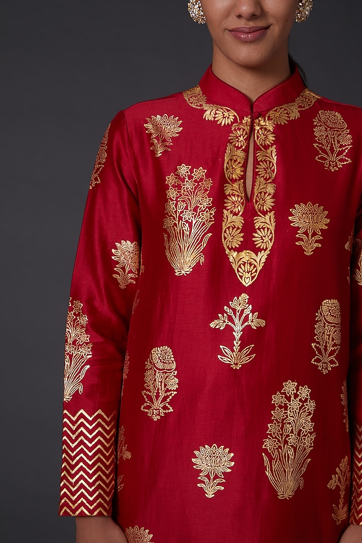 Bindi Red Block Printed Kurta Set by Balance by Rohit Bal at Pernia's Pop Up Shop