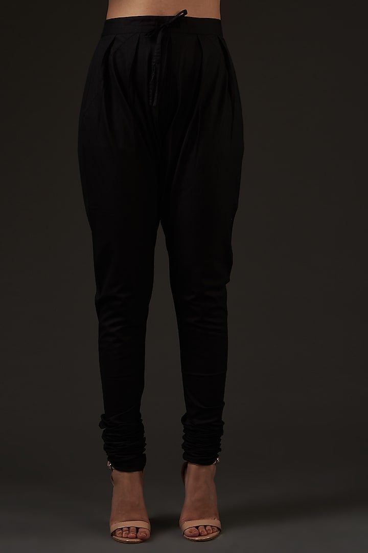 Black Embroidered Kurta Set by Balance by Rohit Bal at Pernia's Pop Up Shop