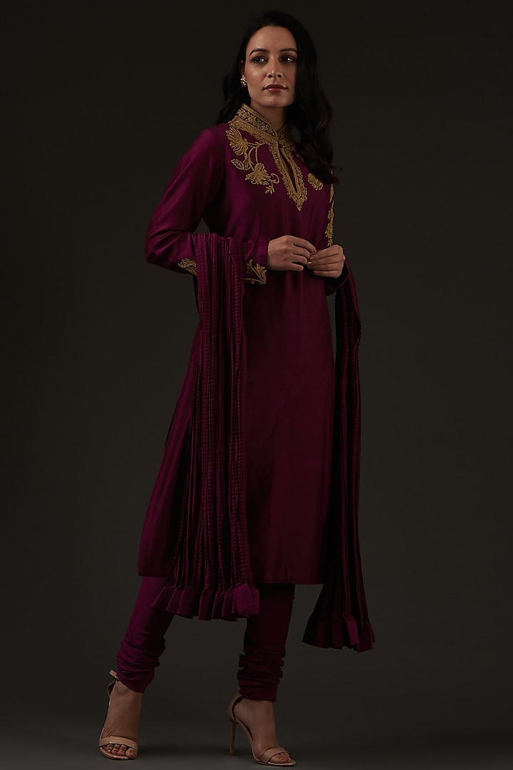 Plum Machine Embroidered Kurta set by Balance by Rohit Bal at Pernia's Pop Up Shop