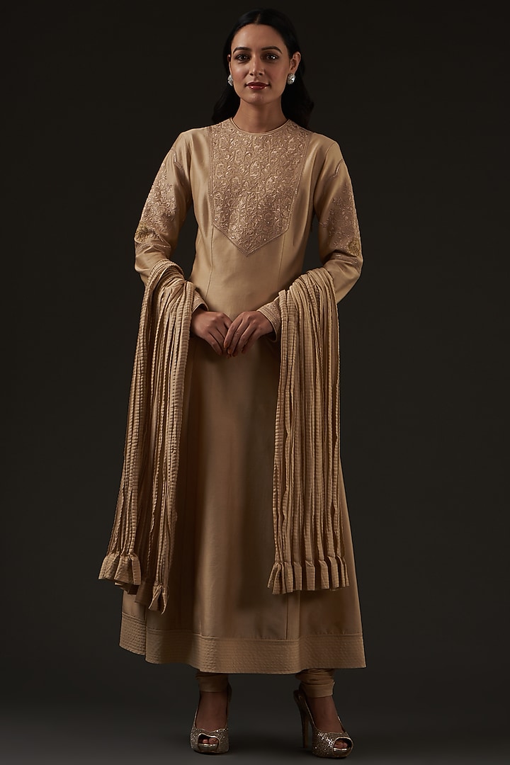Beige Hand Embroidered Kurta Set by Balance by Rohit Bal at Pernia's Pop Up Shop
