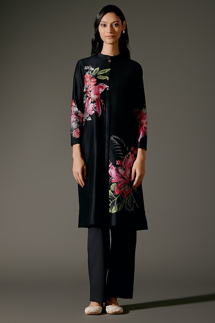 Black Chanderi Silk Digital Printed & Resham Embroidered Tunic Set by Balance by Rohit Bal at Pernia's Pop Up Shop