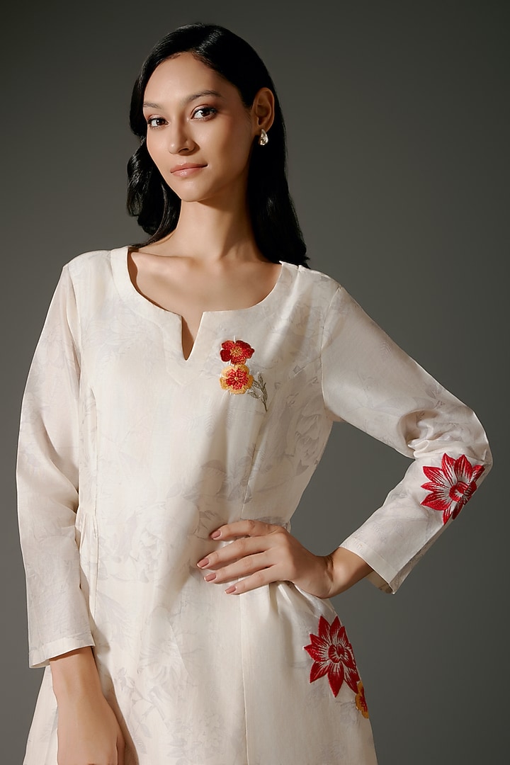 Ivory Chanderi Silk Digital Printed & Floral Embroidered Tunic Set by Balance by Rohit Bal at Pernia's Pop Up Shop
