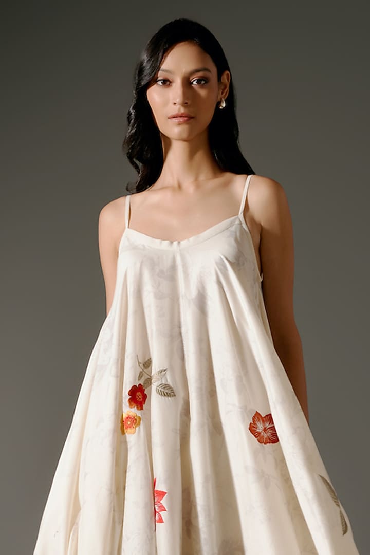 Ivory Chanderi Silk Floral Resham Embroidered Tunic Set by Balance by Rohit Bal at Pernia's Pop Up Shop