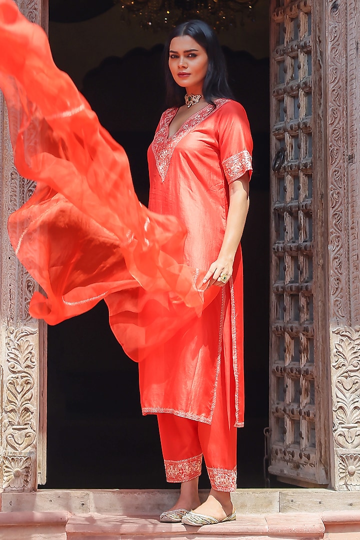 Red Silk Pitta Kasab Embellished Kurta Set by Brahmand By Vertika Kalra at Pernia's Pop Up Shop
