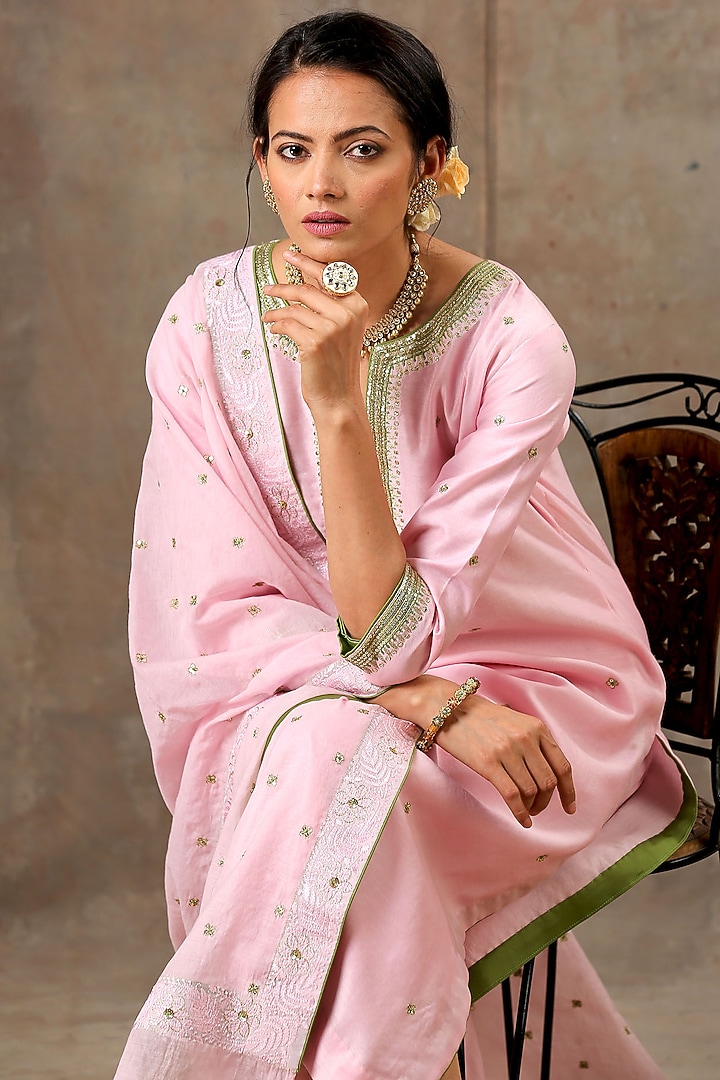 Pink Handloom Chanderi Silk Resham Embroidered Kurta Set by Bbaawri at Pernia's Pop Up Shop