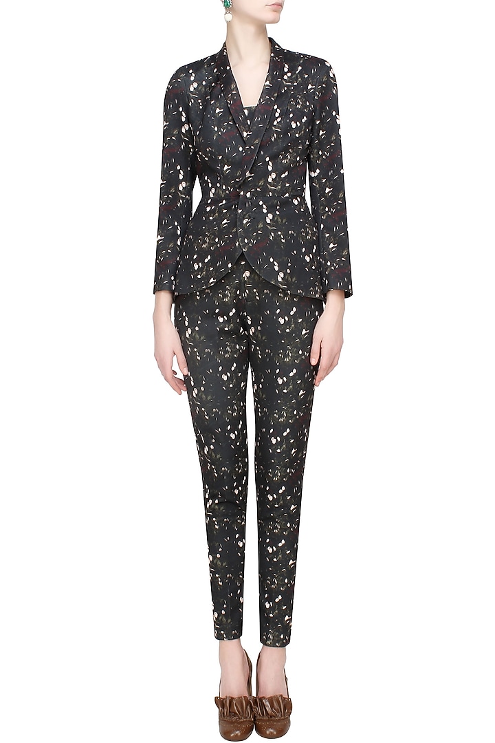 Bhaavya Bhatnagar presents Black, bottle green, white and wine kiem printed backless blazer and pants set available only at Pernia's Pop Up Shop.